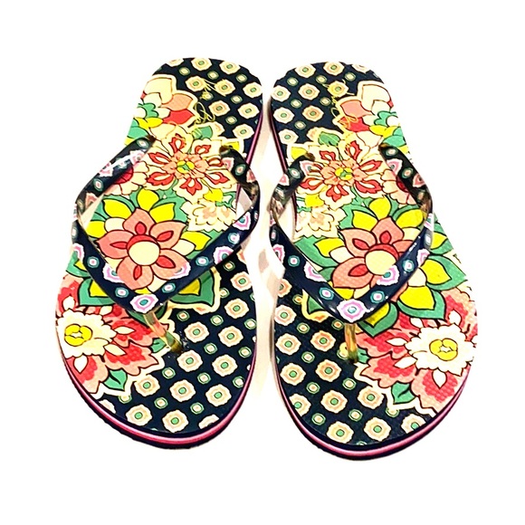 Vera Bradley Shoes - EUC Vera Bradley Flip Flops